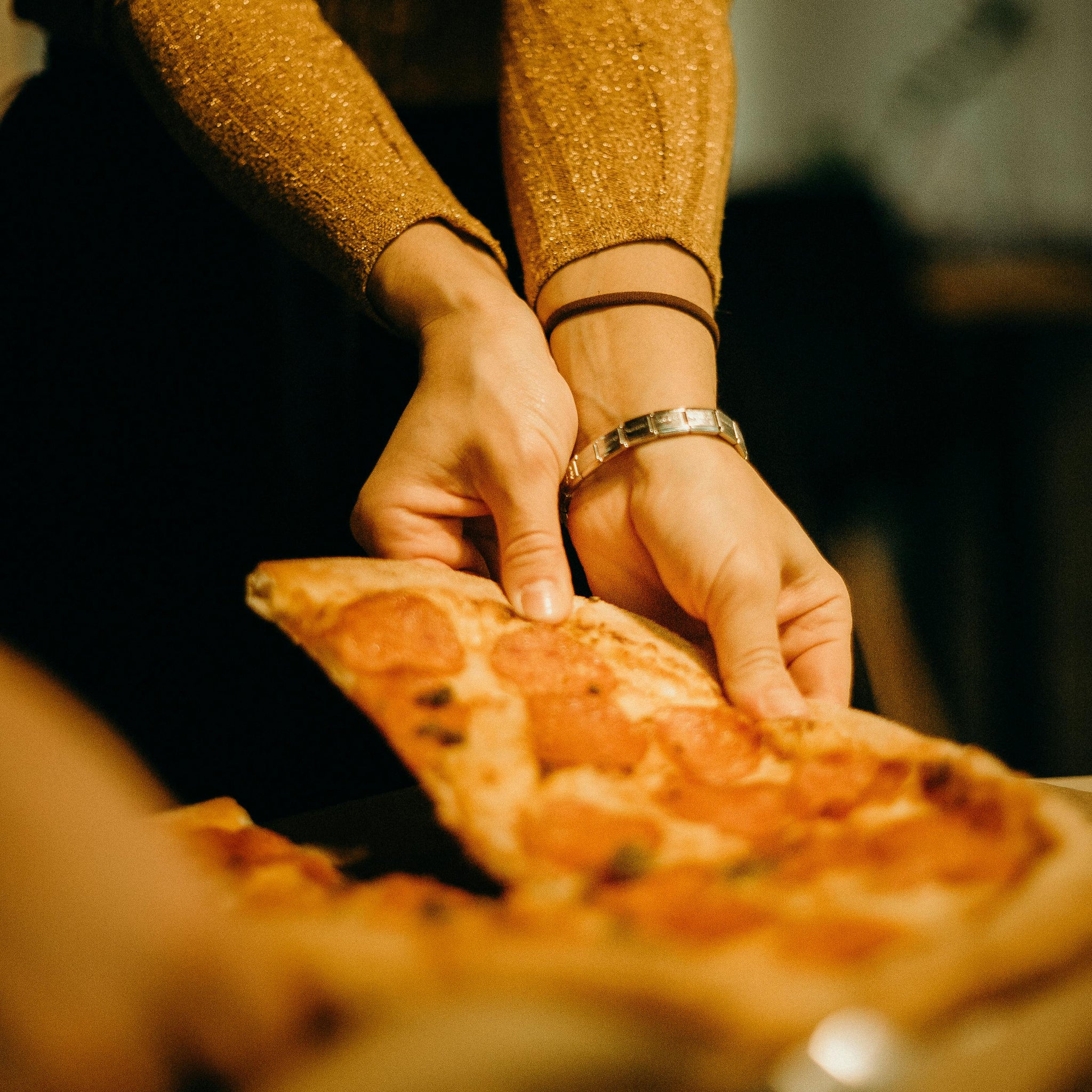 9 Essential Tips for Perfectly Launching Your Pizza