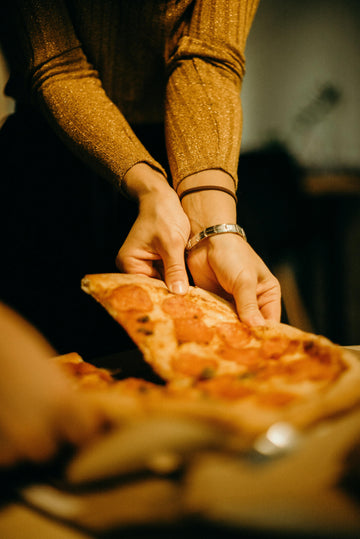 9 Essential Tips for Perfectly Launching Your Pizza